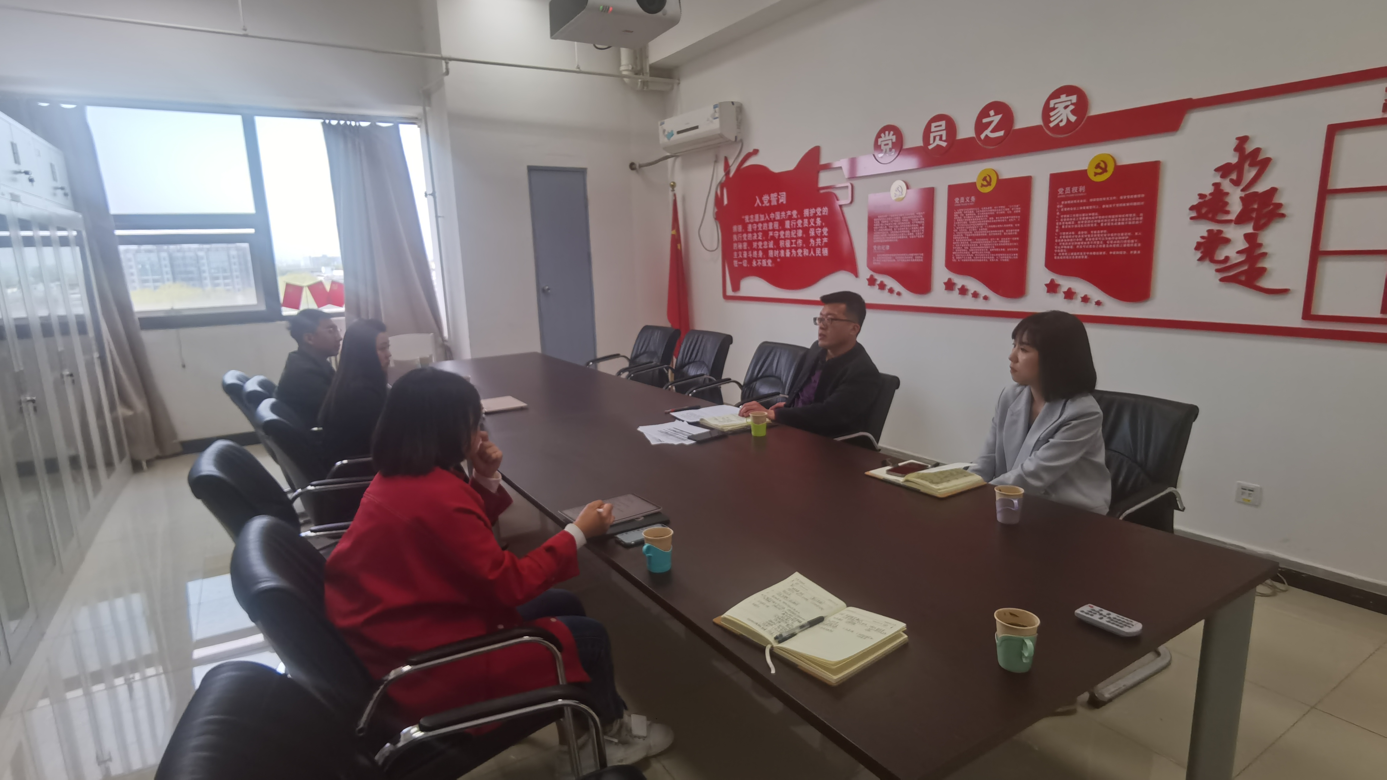 永利集团88304官网召开学工团队座谈会2.jpg